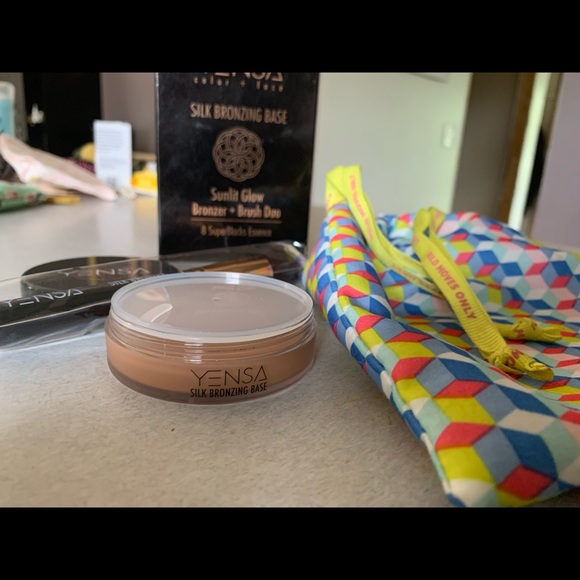 🔥2/$20 NEW YENSA brush/bronzing kit w/ FREE Ipsy 💼 - Picture 4 of 5